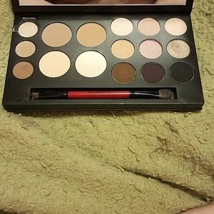 Shape Matters Eyeshadow Palette